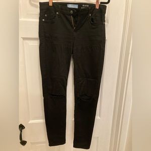 Black 7 for All Mankind Skinny Jeans with frayed knees